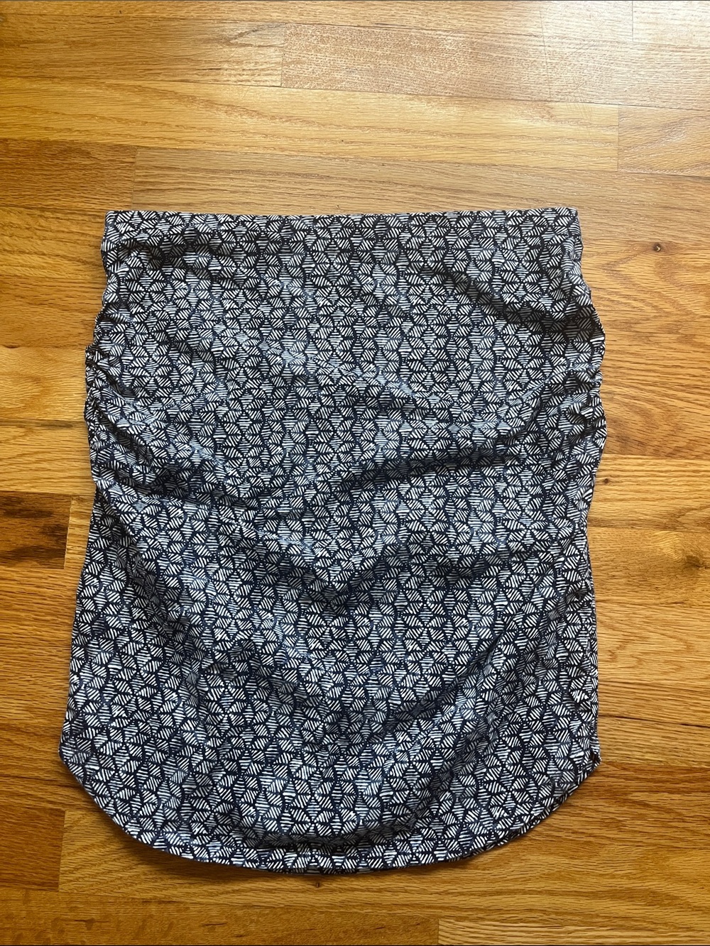 Patagonia blue & White Patterned Women's Pencil Skirt with Scrunch sides